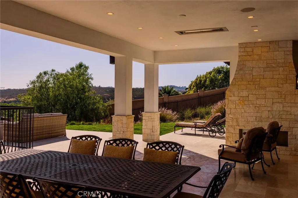 https://cdn.realtyfeed.com/cdn/127/306704219/47bcbee3e7524f8567caf89f19db2ef8.webp
