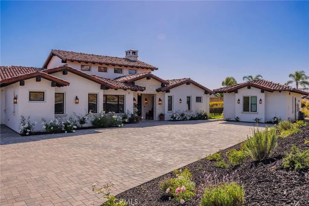 https://cdn.realtyfeed.com/cdn/127/306704219/81368718fed1e4dc4b3481d6c224741f.webp