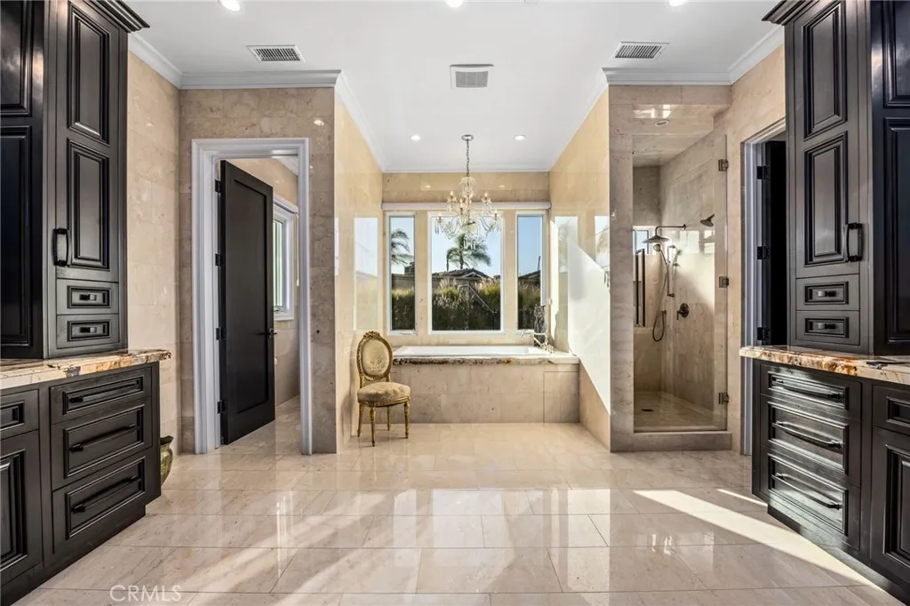 https://cdn.realtyfeed.com/cdn/127/306704219/988f0f7bf01bdb7359dd9ec16427ea89.webp