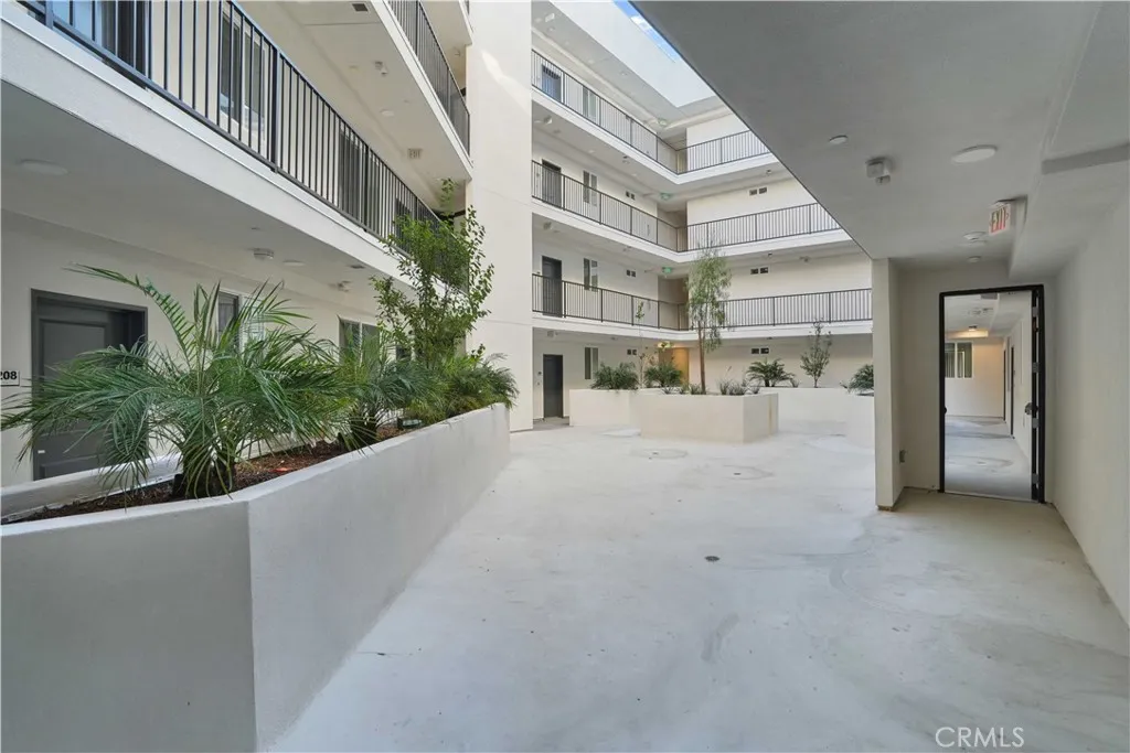 8750 Sepulveda Boulevard UNIT 406, North Hills, CA, 91343