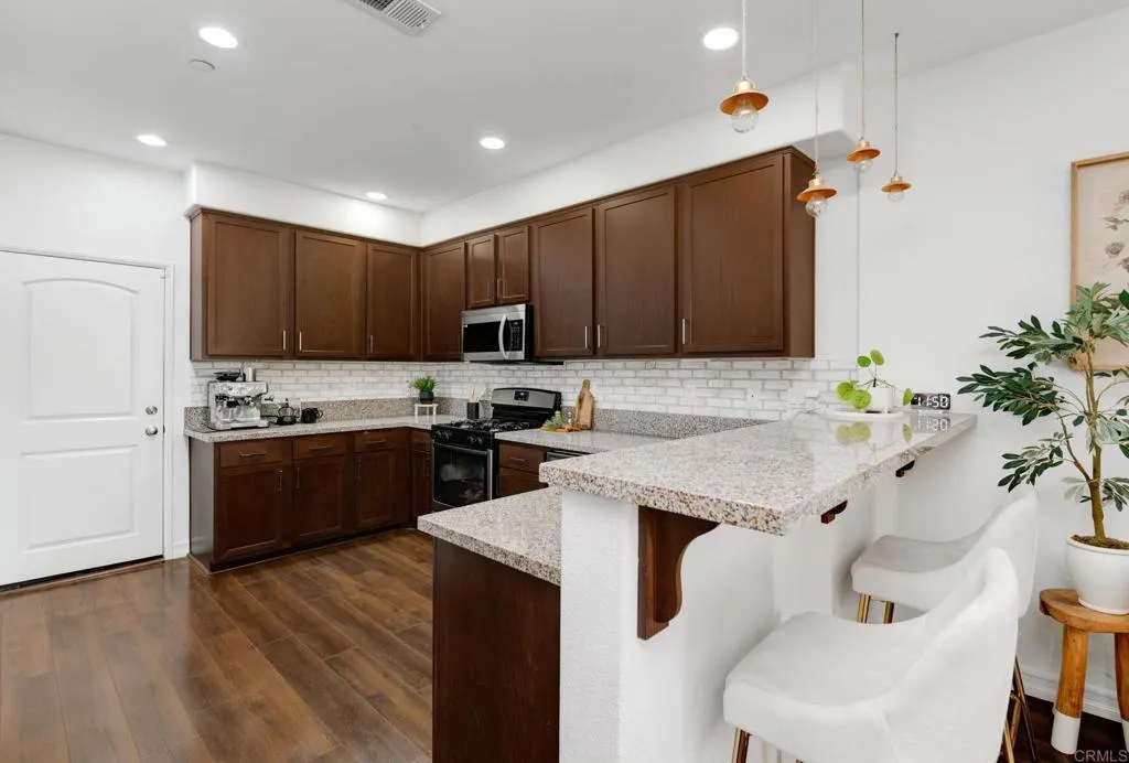 https://cdn.realtyfeed.com/cdn/127/306704370/c6a12cd400e9bf25cbda063a38c57751.webp