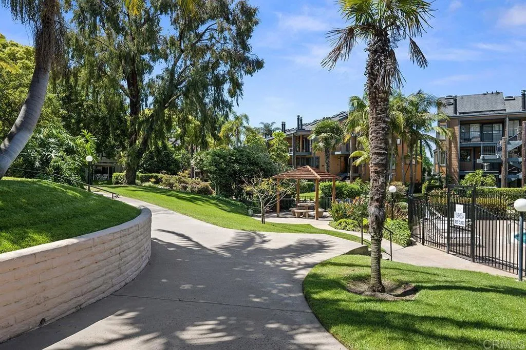 https://cdn.realtyfeed.com/cdn/127/306704492/ba0312ba0909370a4ff7985f44180097.webp