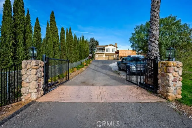 Vista, CA 92084
