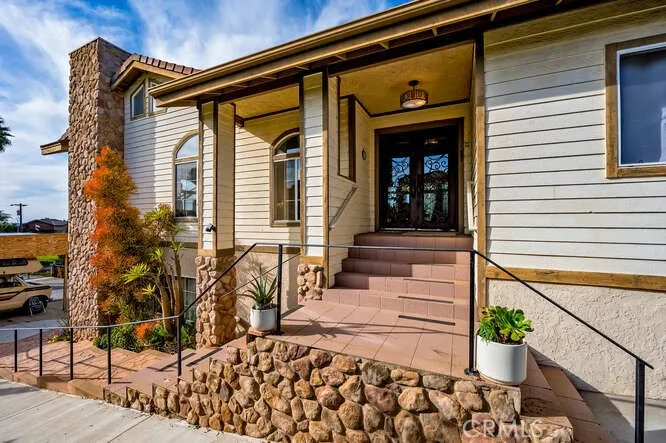 https://cdn.realtyfeed.com/cdn/127/306704494/45a129123ebe3968eec142d568a64d43.webp
