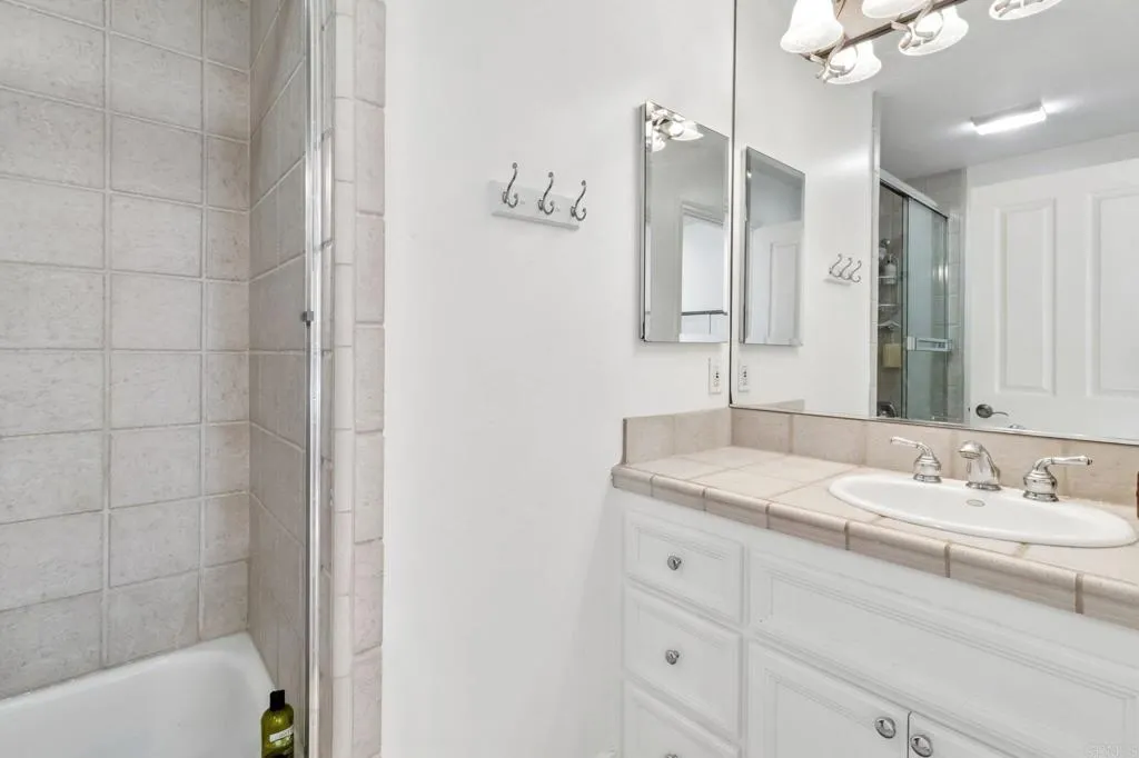 https://cdn.realtyfeed.com/cdn/127/306704508/05e82958bd378a89182282c50492ebf5.webp