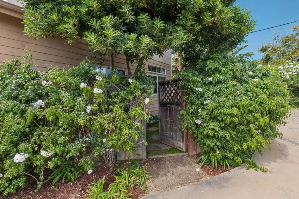 https://cdn.realtyfeed.com/cdn/127/306704508/4211bf56c92ae916686a4aa4211e04bd.webp