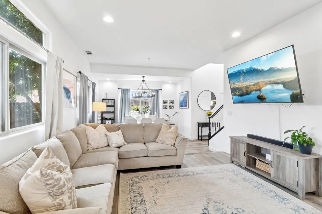 https://cdn.realtyfeed.com/cdn/127/306704508/87a444d086cc56b14629a4fa66b3f454.webp