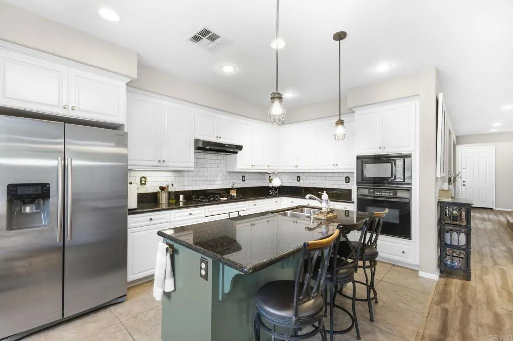 https://cdn.realtyfeed.com/cdn/127/306704509/16d5c584f7758195f24edd8b5a601053.webp