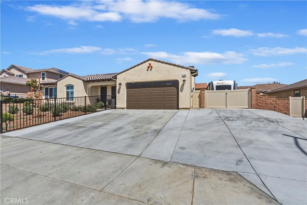 Banning, CA 92220