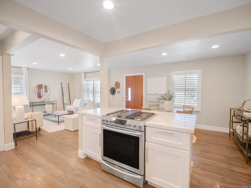 https://cdn.realtyfeed.com/cdn/127/306704591/7b8a73f93b7a9e16061abfe2d947dac8.webp