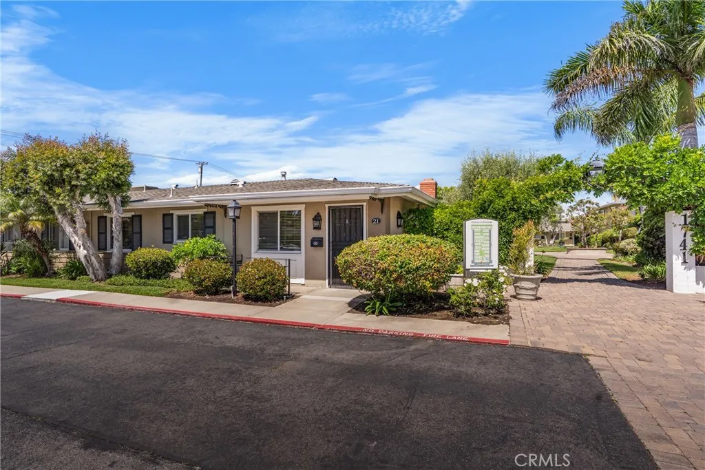 Costa Mesa, CA 92627