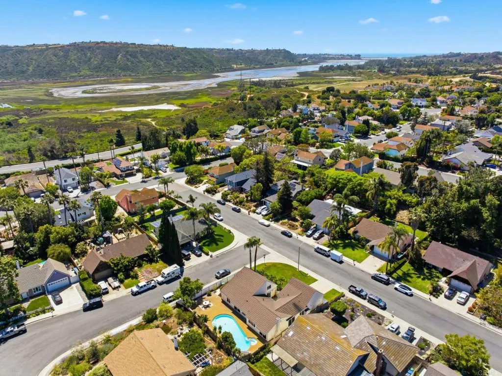 https://cdn.realtyfeed.com/cdn/127/306704597/08422f065f6e14402cd10b33c72e7032.webp