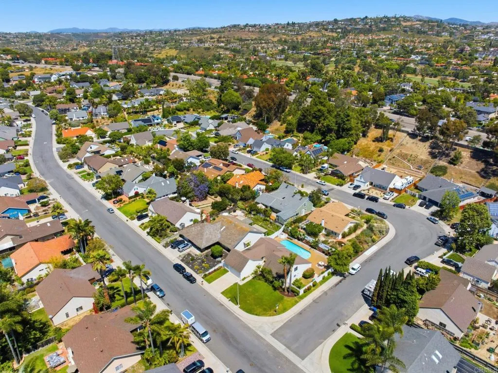 https://cdn.realtyfeed.com/cdn/127/306704597/411b102ddfa049a1851c43a3a27d9dc8.webp