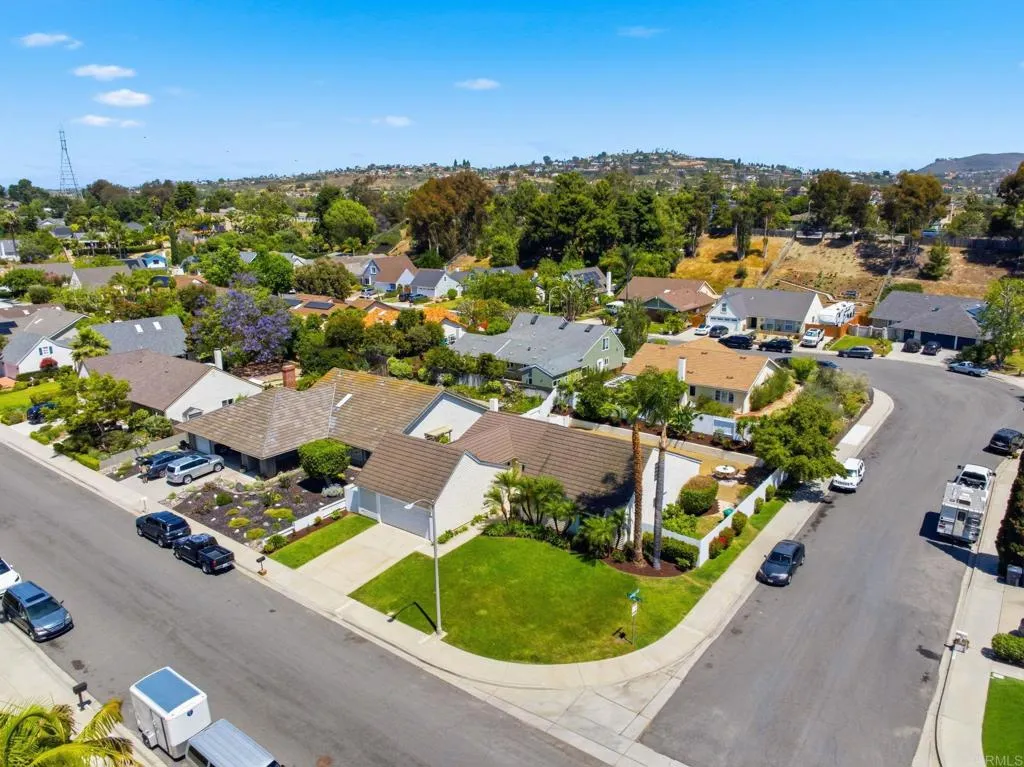 https://cdn.realtyfeed.com/cdn/127/306704597/83d029e2c8c97a7359cadccd8e29433c.webp