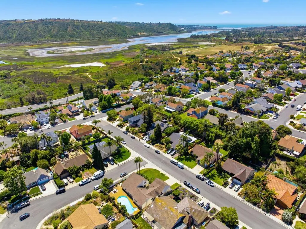 https://cdn.realtyfeed.com/cdn/127/306704597/840ae5e64cbcca17ed642a82df9b4f7e.webp