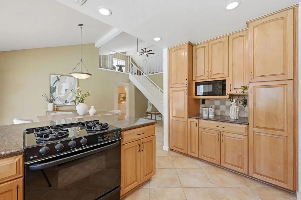 https://cdn.realtyfeed.com/cdn/127/306704597/a41553b8618dd673193fcf81b5594c2d.webp