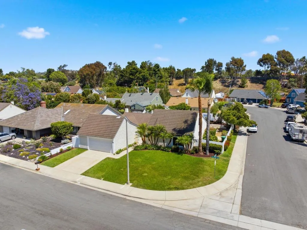 https://cdn.realtyfeed.com/cdn/127/306704597/c307db92034bb933365e51f7d83081a6.webp
