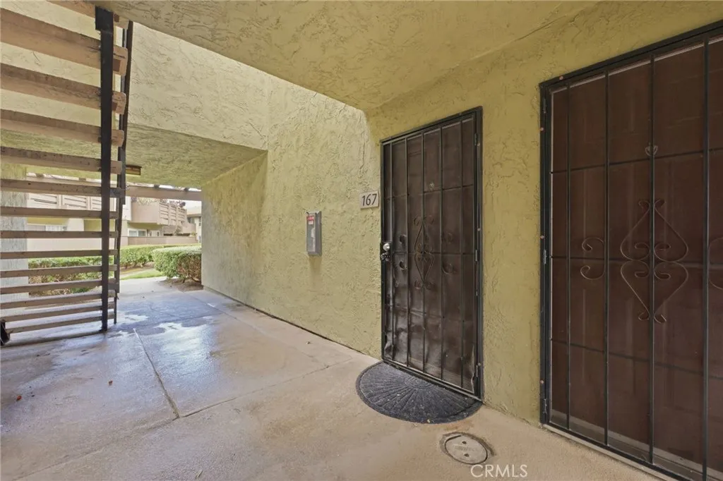 https://cdn.realtyfeed.com/cdn/127/306704629/03c28a2be68859e9955bfb0365a34de5.webp