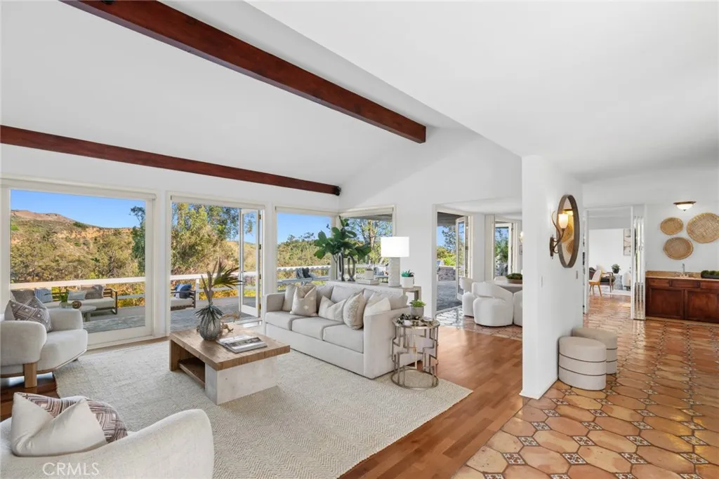 North Tustin, CA 92705