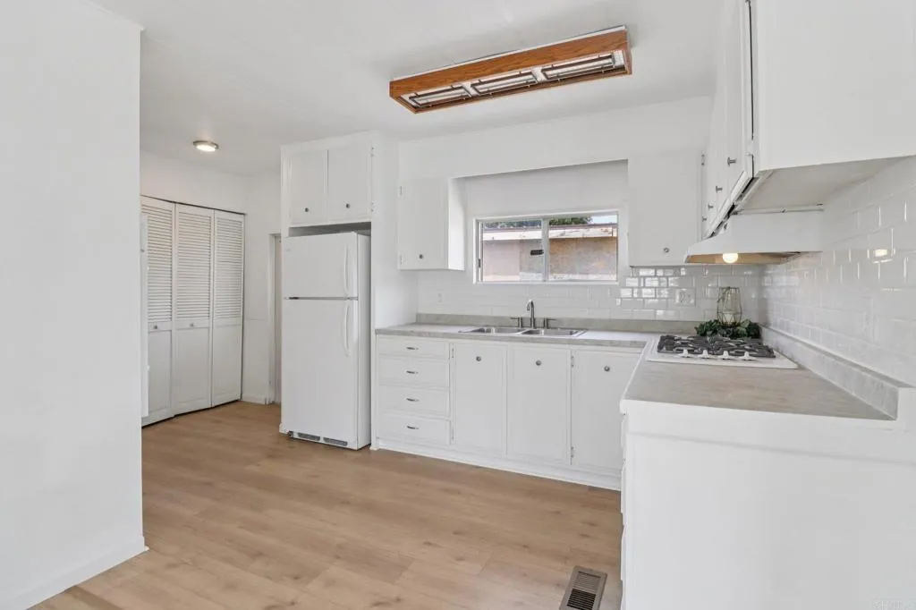 https://cdn.realtyfeed.com/cdn/127/306704759/494891a2e82a3b0c74ae51885583bd0c.webp