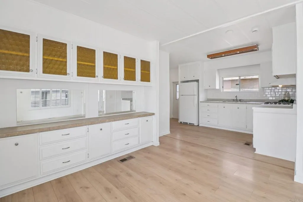 https://cdn.realtyfeed.com/cdn/127/306704759/53623067c6bebb608353ae3db639cd26.webp
