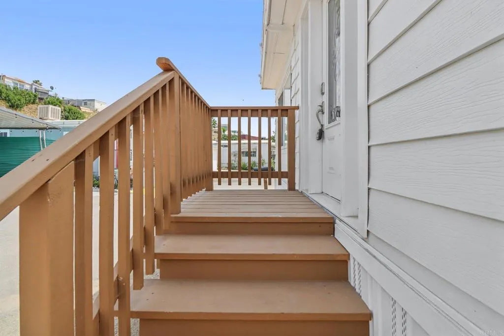 https://cdn.realtyfeed.com/cdn/127/306704759/e052481b2ded75560788d3f4a4f780b9.webp