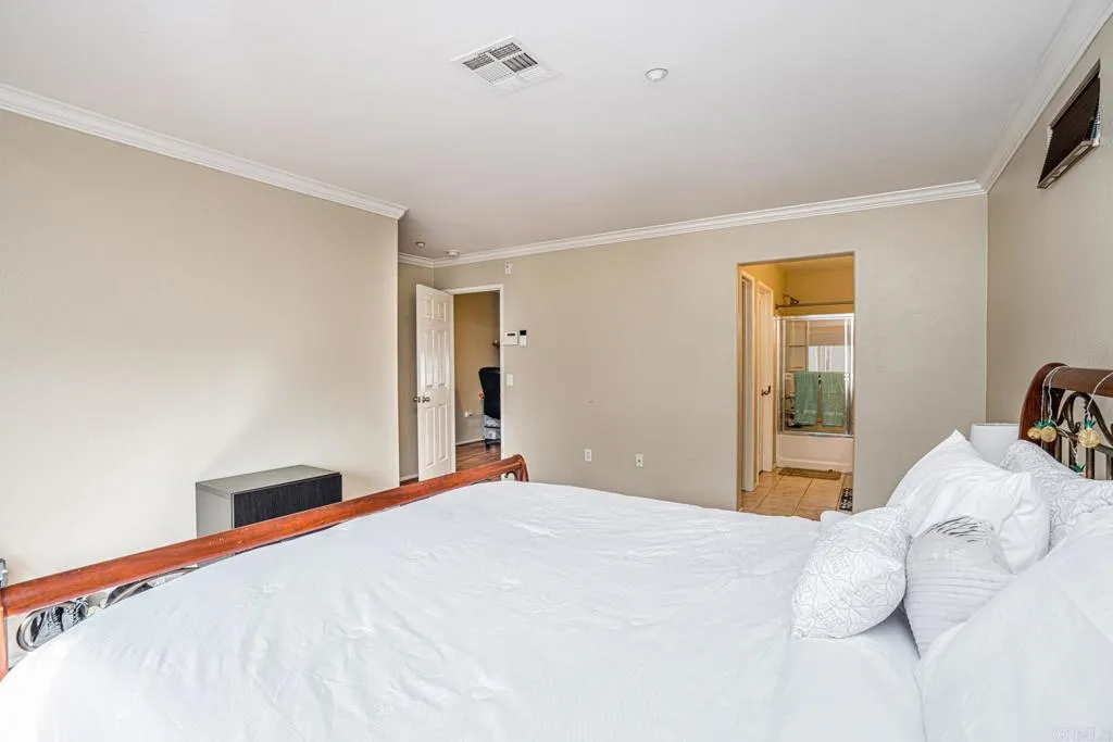 https://cdn.realtyfeed.com/cdn/127/306704772/119f4050dd4ddad790423068af9c50a2.webp