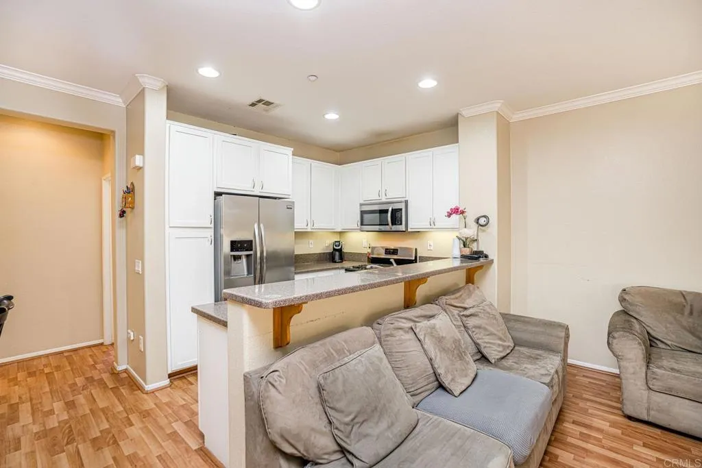 https://cdn.realtyfeed.com/cdn/127/306704772/5a17f5b1446aad2dda05b3d53022112c.webp