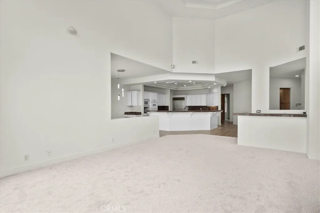 https://cdn.realtyfeed.com/cdn/127/306704794/1bc9b070e677077a226ff1a264e317aa.webp