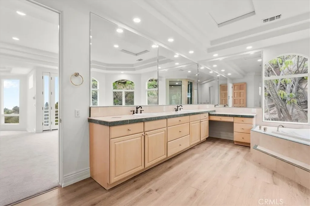 https://cdn.realtyfeed.com/cdn/127/306704794/2ad686e6a34fc25bc6bbd7f28ec19e8f.webp