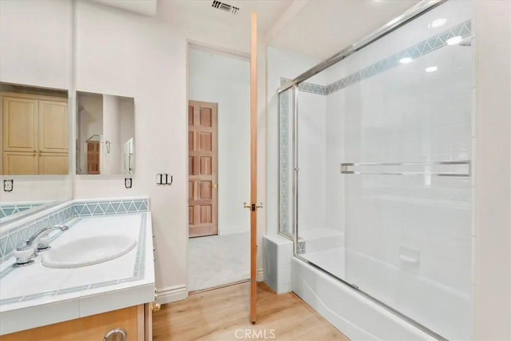 https://cdn.realtyfeed.com/cdn/127/306704794/2e543d97893cd2f21a77404bdc6a43c4.webp