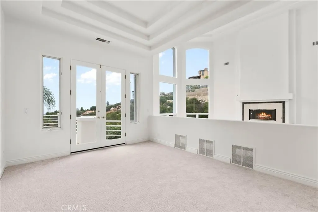 https://cdn.realtyfeed.com/cdn/127/306704794/7e6f9d9c7ebb686cb7fecb2a544ae921.webp