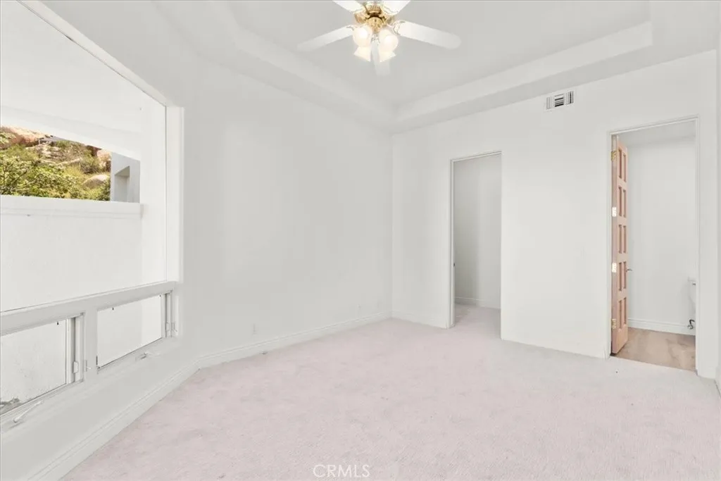 https://cdn.realtyfeed.com/cdn/127/306704794/a661b8eec5ea53bcb7e44c9e4f3bfe92.webp