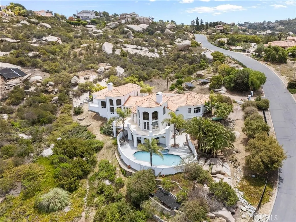 https://cdn.realtyfeed.com/cdn/127/306704794/d250f7acd1677e7be04526d8f65b3093.webp