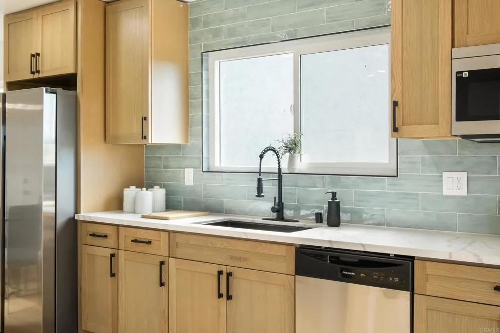 https://cdn.realtyfeed.com/cdn/127/306704821/89315e8877c77853ffb9f6d8268eddb9.webp