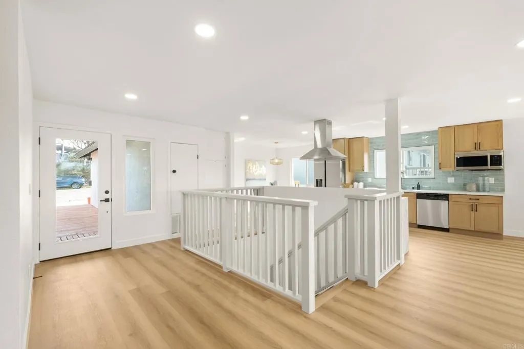 https://cdn.realtyfeed.com/cdn/127/306704821/9fadc9bfb0caa10299a1152bf06b7896.webp