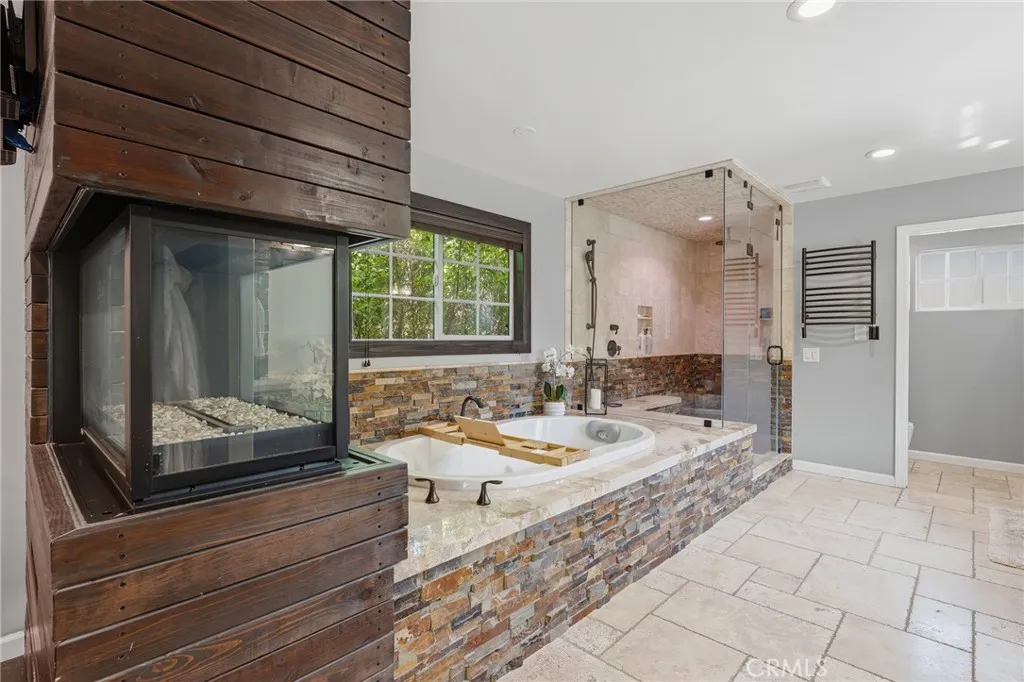 Woodland Hills, CA 91367