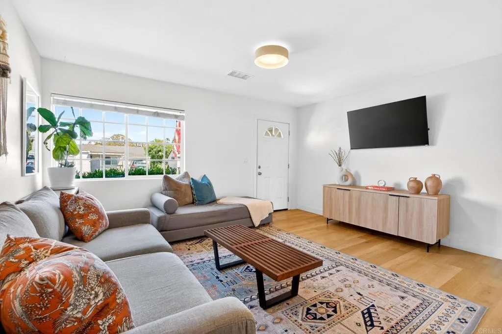 https://cdn.realtyfeed.com/cdn/127/306704894/c6812757b0a11af6a072e1fbf36e411e.webp