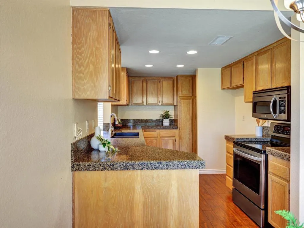 https://cdn.realtyfeed.com/cdn/127/306704902/53c7db78d981166b70112272f2ce70a9.webp