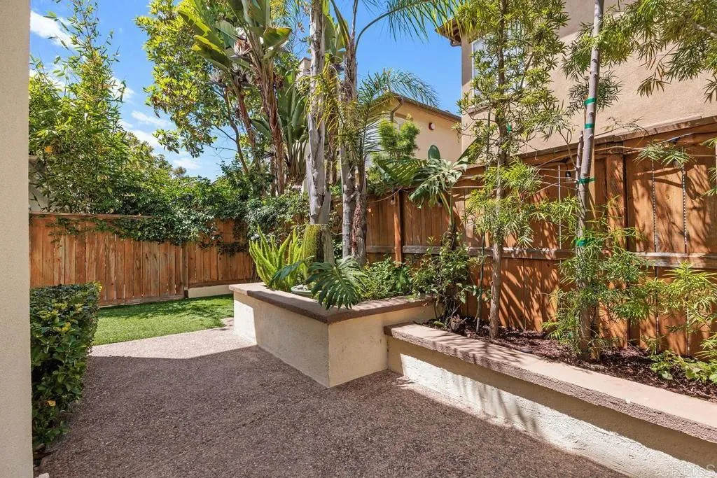 https://cdn.realtyfeed.com/cdn/127/306704956/6dbb813cc1a81c67cedaf127fa8c2c2f.webp