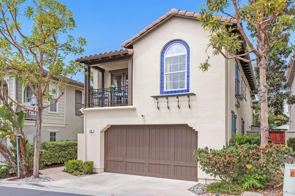 https://cdn.realtyfeed.com/cdn/127/306704956/7cb85ce7ab9647aeeb919536265199fd.webp