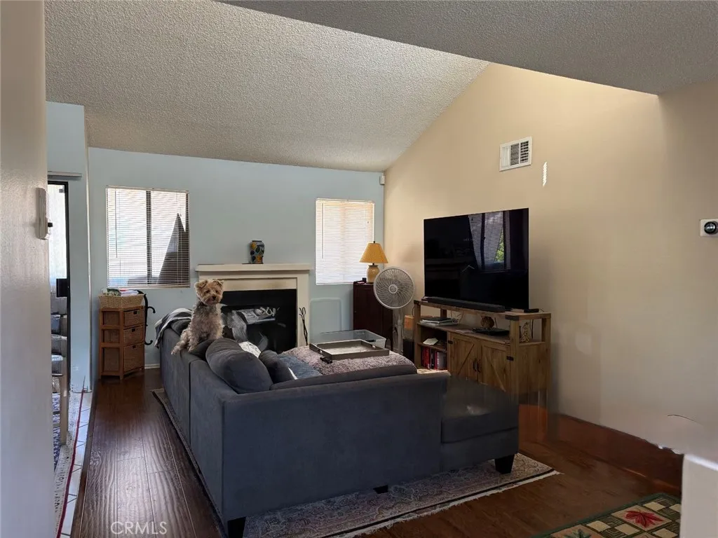 Sylmar, CA 91342