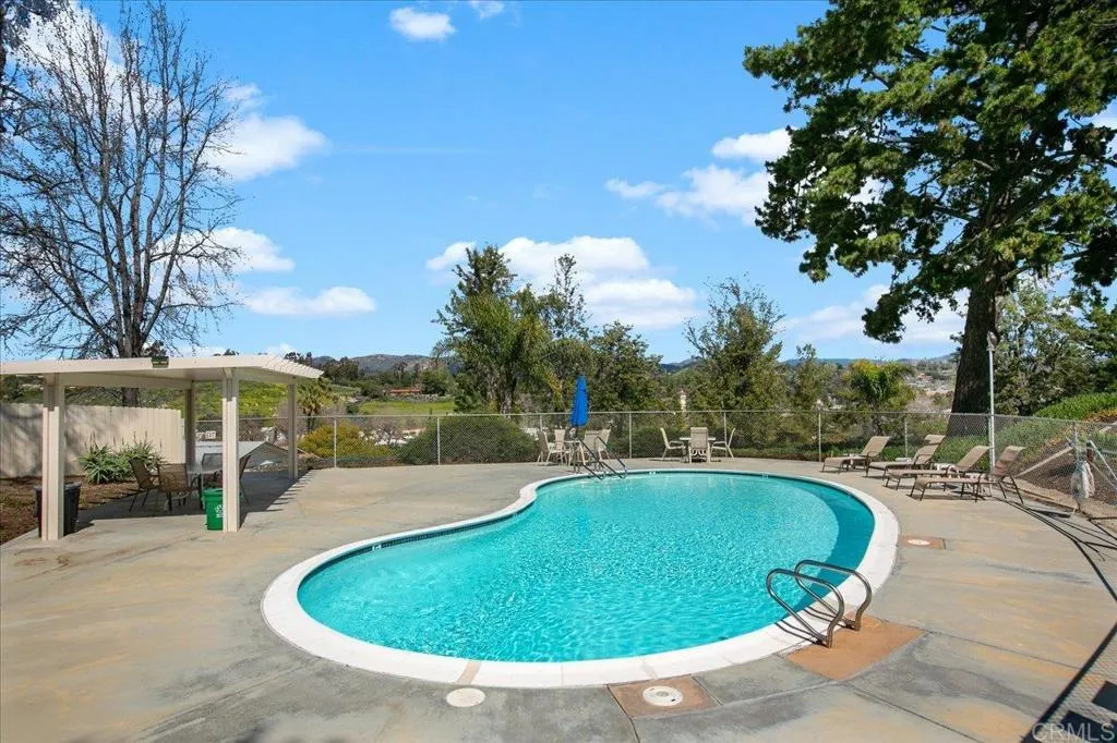 https://cdn.realtyfeed.com/cdn/127/306704992/b511f5087ec38e72f69bae925cd38d83.webp