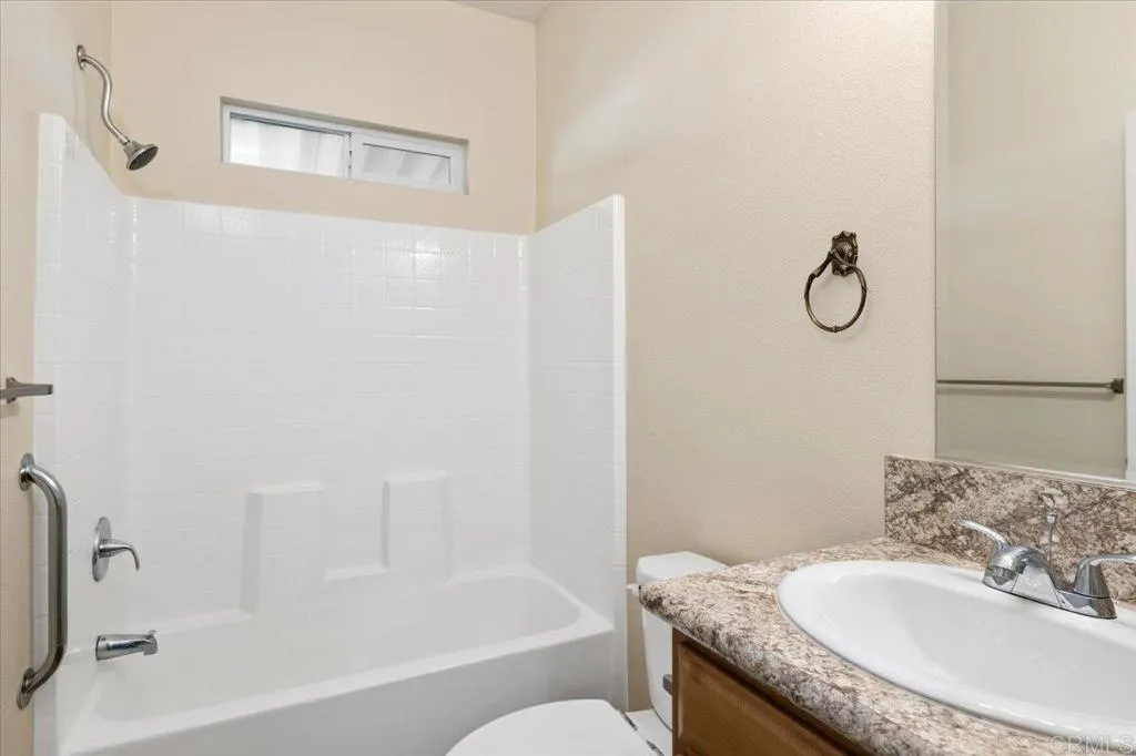 https://cdn.realtyfeed.com/cdn/127/306704992/e7c65b54c04ac0e25a1b58cd2c7fcc1d.webp