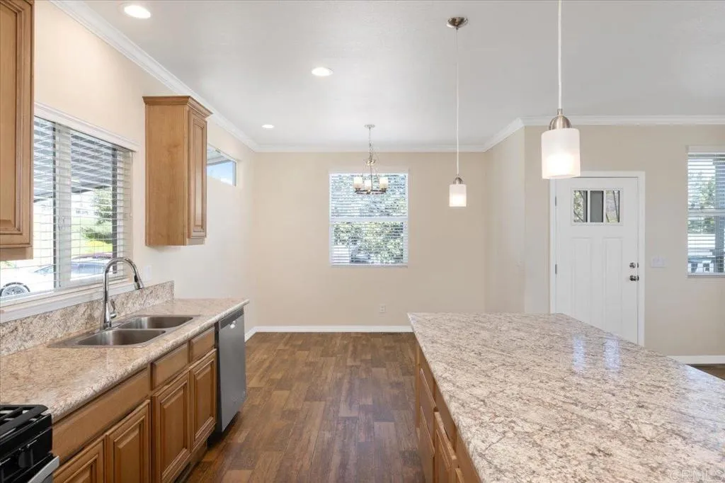 https://cdn.realtyfeed.com/cdn/127/306704992/eaf75812e555e8e15bfb4cfeb7957d77.webp