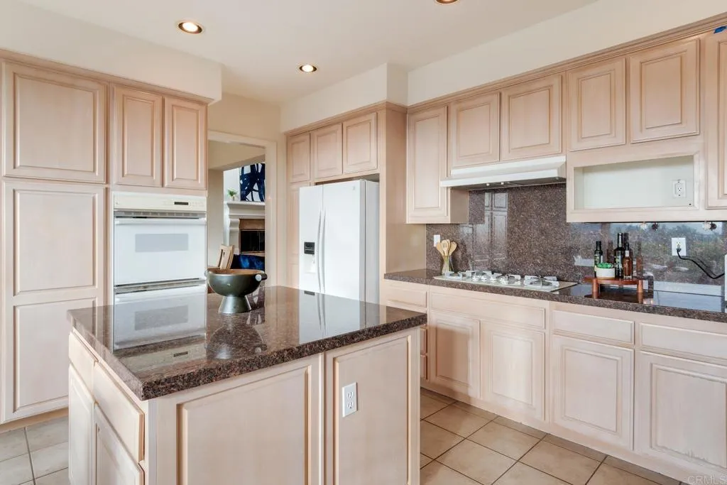 https://cdn.realtyfeed.com/cdn/127/306705019/1a047ceea35a6fd2d679f84e1f9493cc.webp