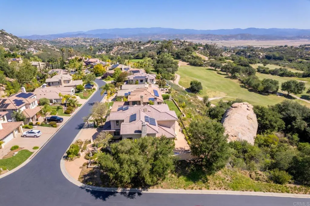 https://cdn.realtyfeed.com/cdn/127/306705019/43e2d0fac814593a33613fef5a0b33dd.webp