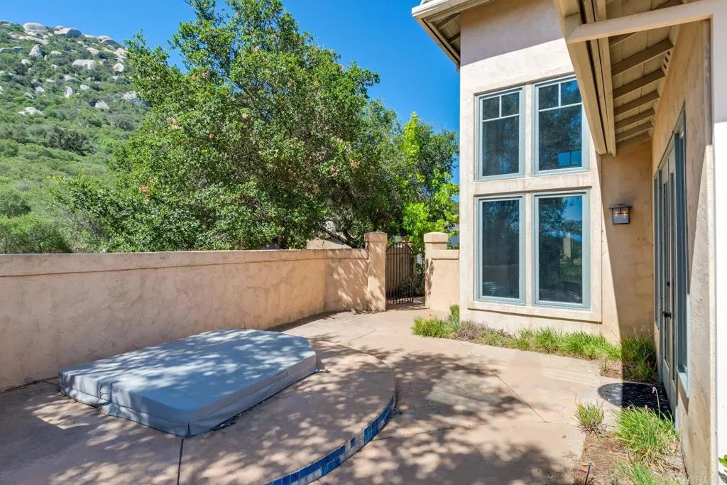 https://cdn.realtyfeed.com/cdn/127/306705019/6fe2fdbfd2717ea5ac3bbb839a486116.webp