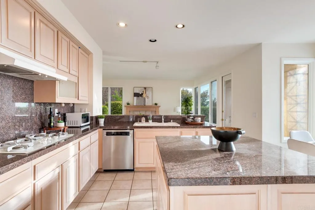 https://cdn.realtyfeed.com/cdn/127/306705019/8fd3ab53849720502d10623135489d64.webp