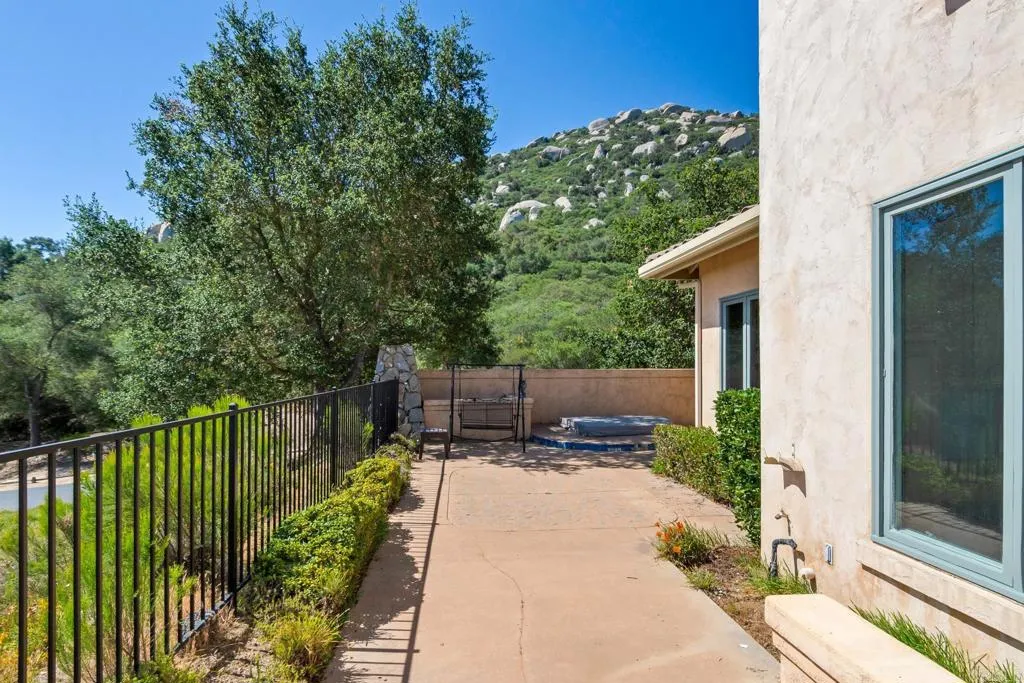 https://cdn.realtyfeed.com/cdn/127/306705019/907cbed12fa0e55686119e68d59dc9bf.webp